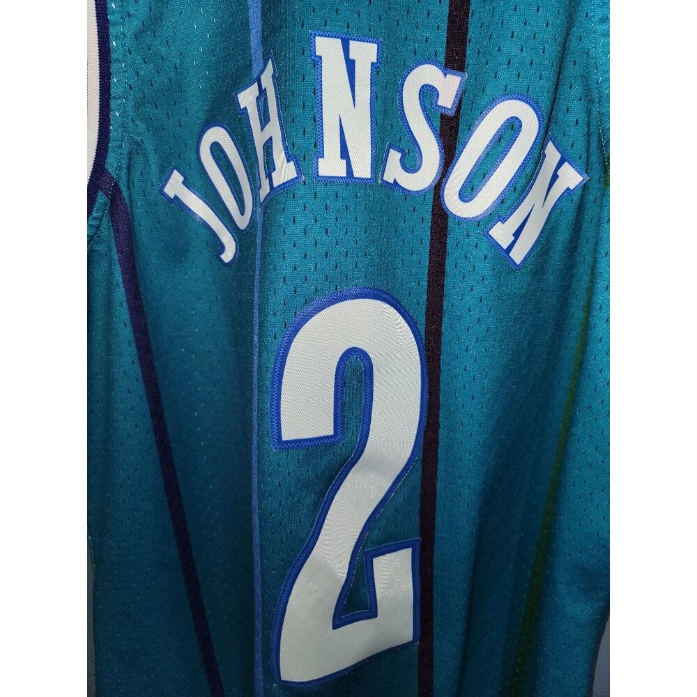 Charlotte Hornets Larry Johnson Mitchell and Ness Hardwood Classics Jersey Men's - Picture 6 of 8